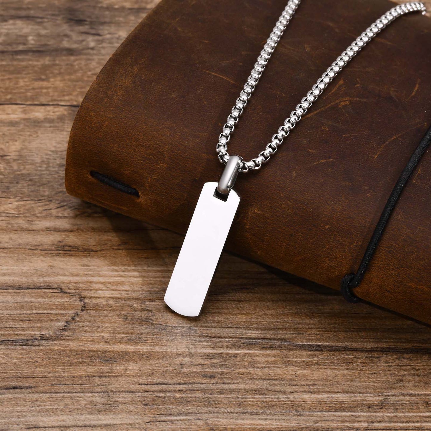 Minimalist Men's Square Necklace 18k