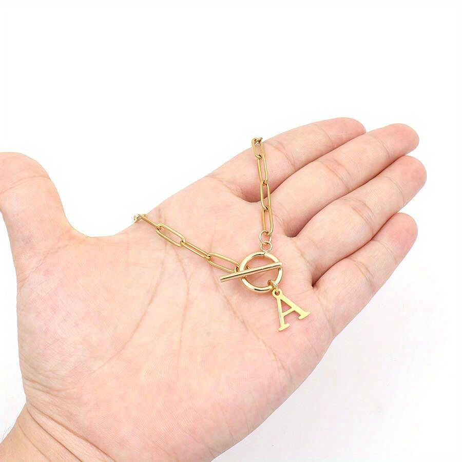Gold Letter Pendant Necklace – Classic & Stylish Personalized Jewelry for Women